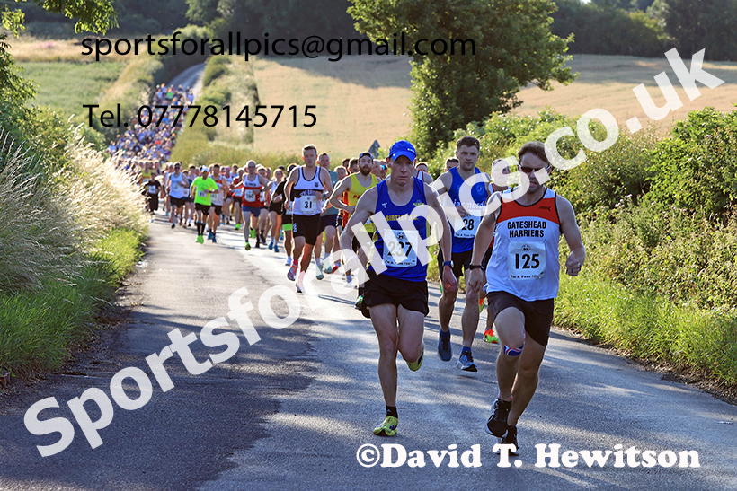 The 2025 Tynedale Pie n Peas 10k Road Race, Ovington to Low Prudhoe, Northumberland. Photo: David T. Hewitson/Sports for All Pics